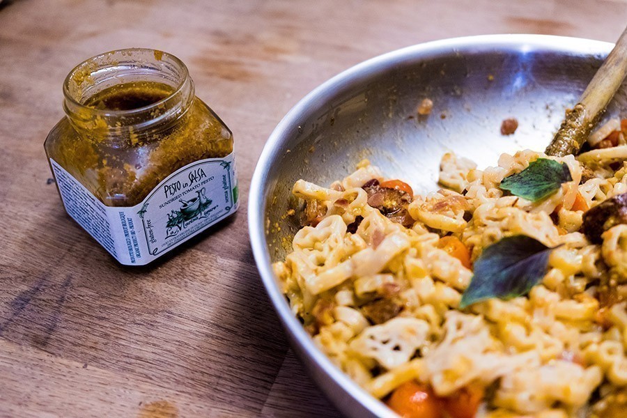 recette pâtes aux saucissons vegans et pesto rouge