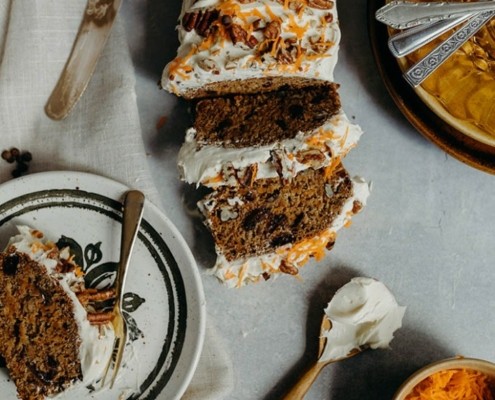 Gâteau aux carottes végétalien et son glaçage à la crème au beurre