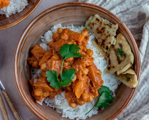 Vegan-tikka-masala-naan