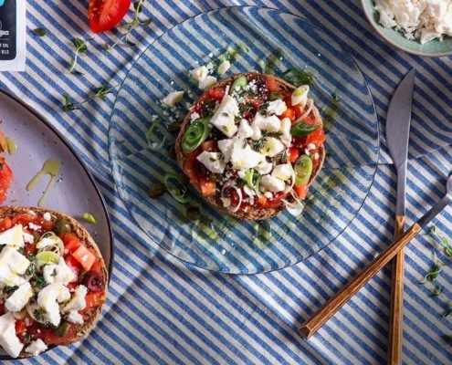 Dakos grecs à la feta végétalienne