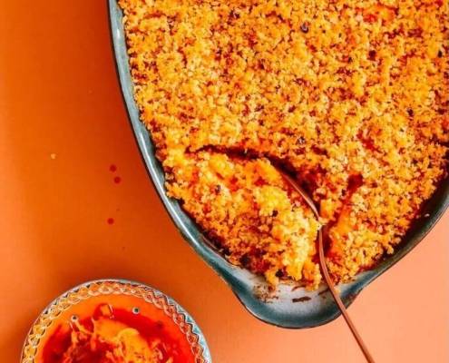macaronis véganes au fromage, à la citrouille et au kimchi coréen