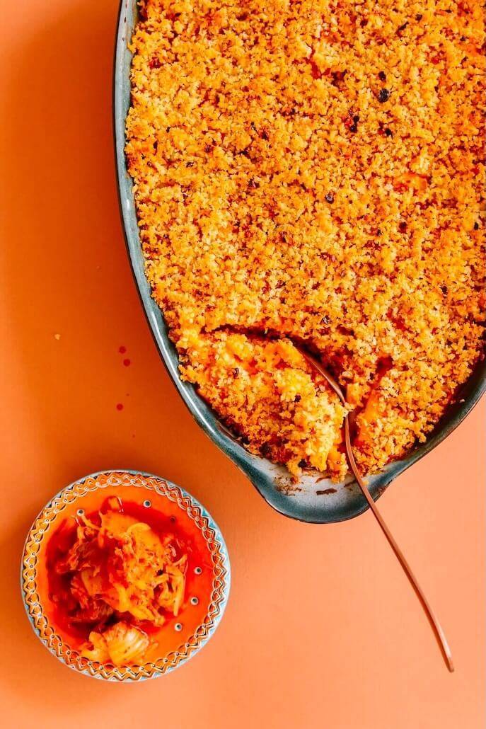 macaronis véganes au fromage, à la citrouille et au kimchi coréen